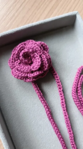 Gargantilla flor crochet