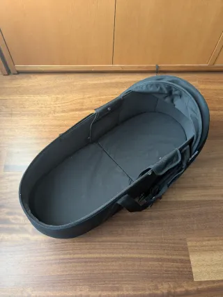 Babyzen YoYo Capazo Negro in ottime condizioni