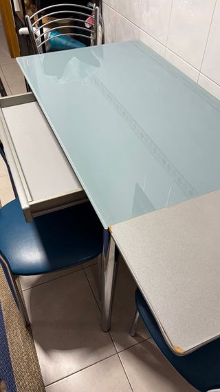 Tavolo in vetro con 4 sedie