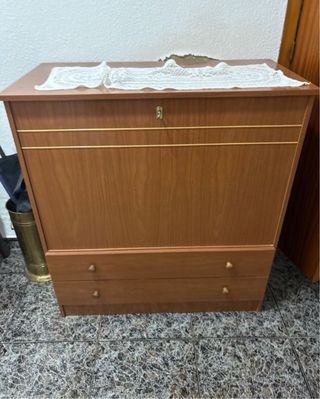 Camas y diferentes armarios