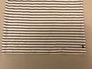 Vestido camiseta con bonitas abejas bordadas 6/8