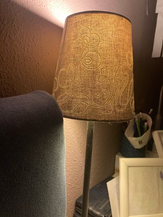 Lámpara de tela con diseño floral