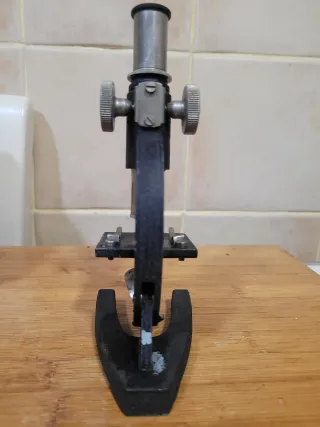 Microscopio inglés antiguo