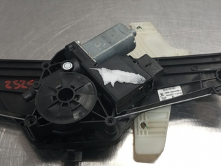 ELEVALUNAS TRASERO DERECHO PEUGEOT 3008 HN05 9840