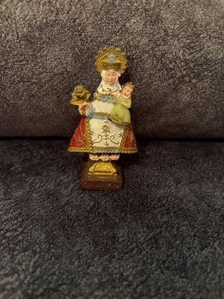 Virgen de Covadonga figura