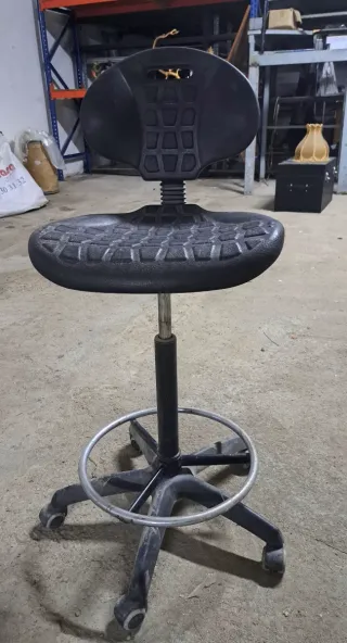 Silla de trabajo ajustable