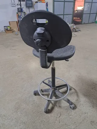 Silla de trabajo ajustable