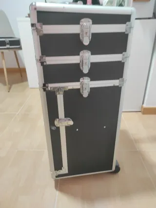Maletín maquillaje profesional con ruedas