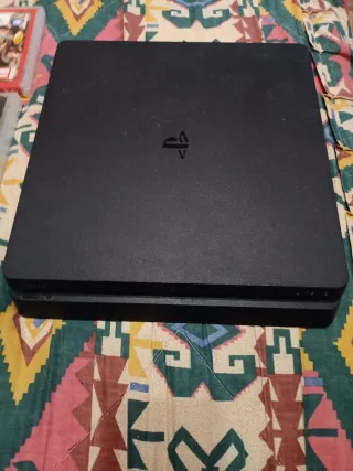 PS4 (PlayStation 4) Negra + 3 Juegos + Mando