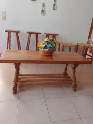 Tavolo da salotto in legno massello