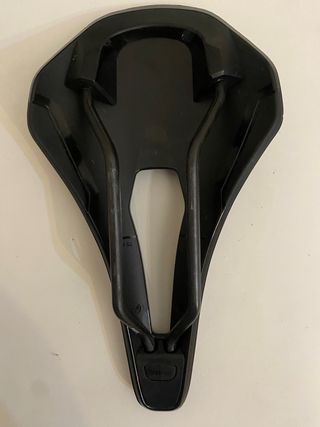 Sillín Fizik Argo Vento 140mm Negro