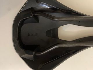 Sillín Fizik Argo Vento 140mm Negro