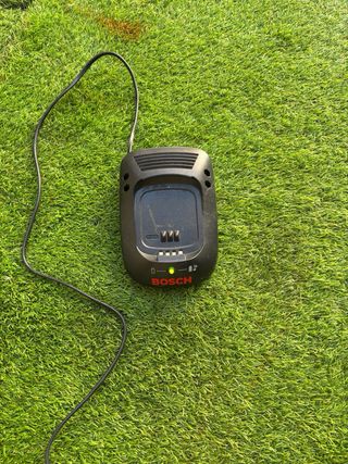 Cargador Bosch para baterías