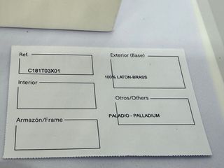 Llavero Charm Loewe Anagram Dorado