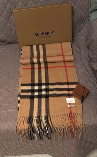 Bufanda Burberry Camel Clásica