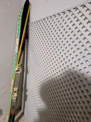 Esquís Rossignol 560 con bastones