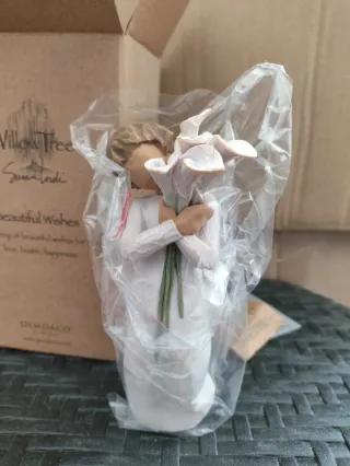 Figura Niña con Flores Enesco Arte Decorativo