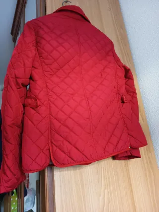 Chaqueta acolchada mujer roja