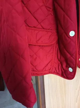 Chaqueta acolchada mujer roja