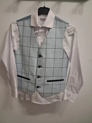 Traje comunión niño azul y gris