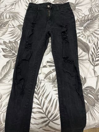 Pantalones vaqueros rotos