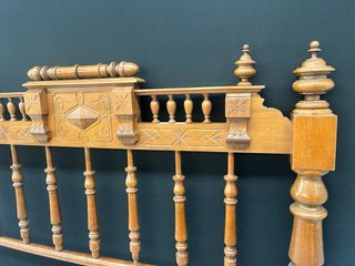 Cabecero y piecero de madera antiguo