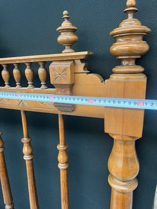 Cabecero y piecero de madera antiguo