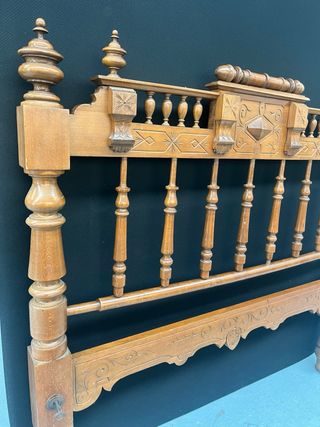 Cabecero y piecero de madera antiguo