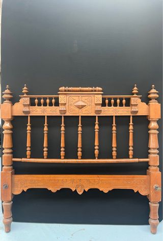 Cabecero y piecero de madera antiguo