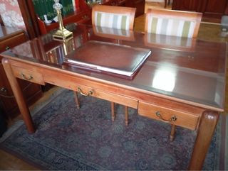 Tavolo da ufficio in legno e vetro