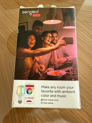 Bombilla LED Sengled Solo Multicolor + Altavoz