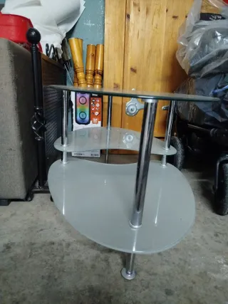 Tavolo da centro in vetro e metallo ovale