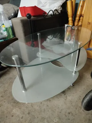 Tavolo da centro in vetro e metallo ovale