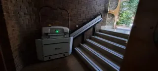 Salvaescaleras eléctrico