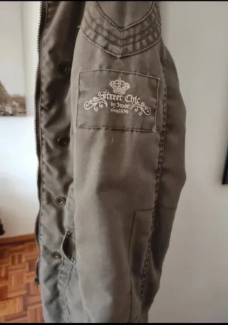 Casaco de senhora verde caqui usado