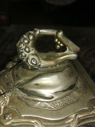 Guarda-joias antigo em metal