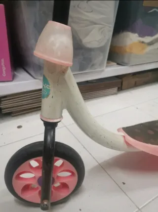 Patinete infantil rosa y blanco