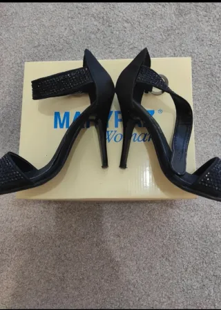 Sandálias cerimónia Marypaz pretas