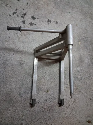 Caballete lateral moto resistencia