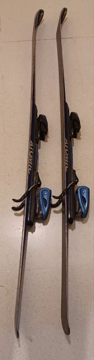 Esquís Atomic C9 con fijaciones