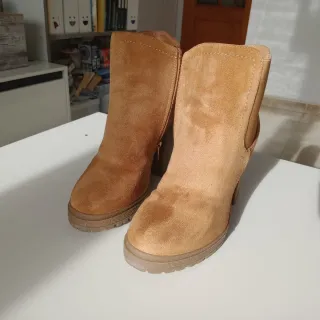 Botines tacón marrón claro talla 36