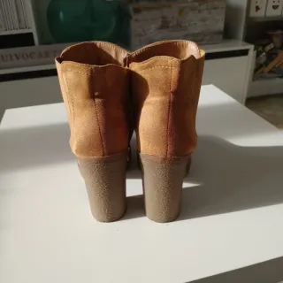 Botines tacón marrón claro talla 36