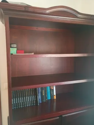 Lote Vitrina y Librería Madera