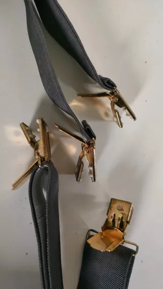 Bretelle vintage con dettagli oro