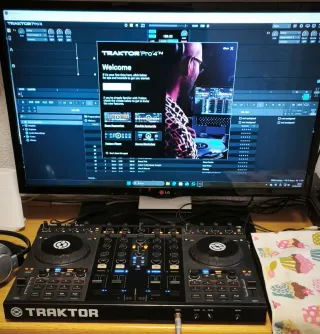 TRAKTOR KONTROL S4 MK1