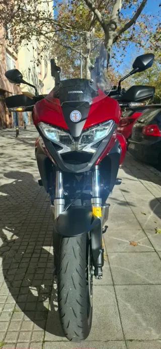 Honda VFR 800X Crossrunnner Roja con maletas