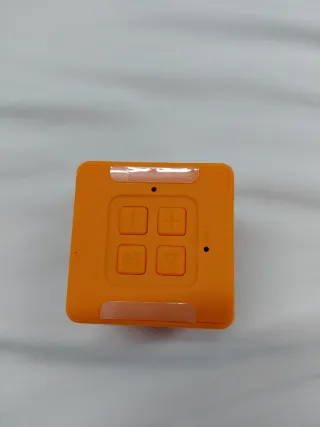 Caixa de som laranja