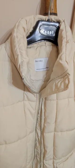 Chaqueta acolchada Bershka Beige Talla M