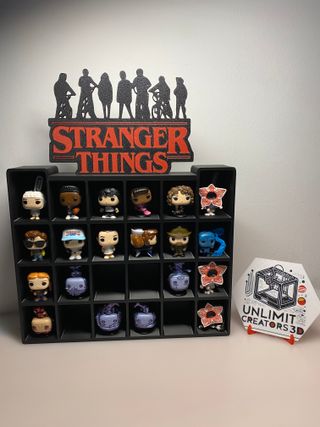 Expositor funkos Stranger Things Kinder Joy