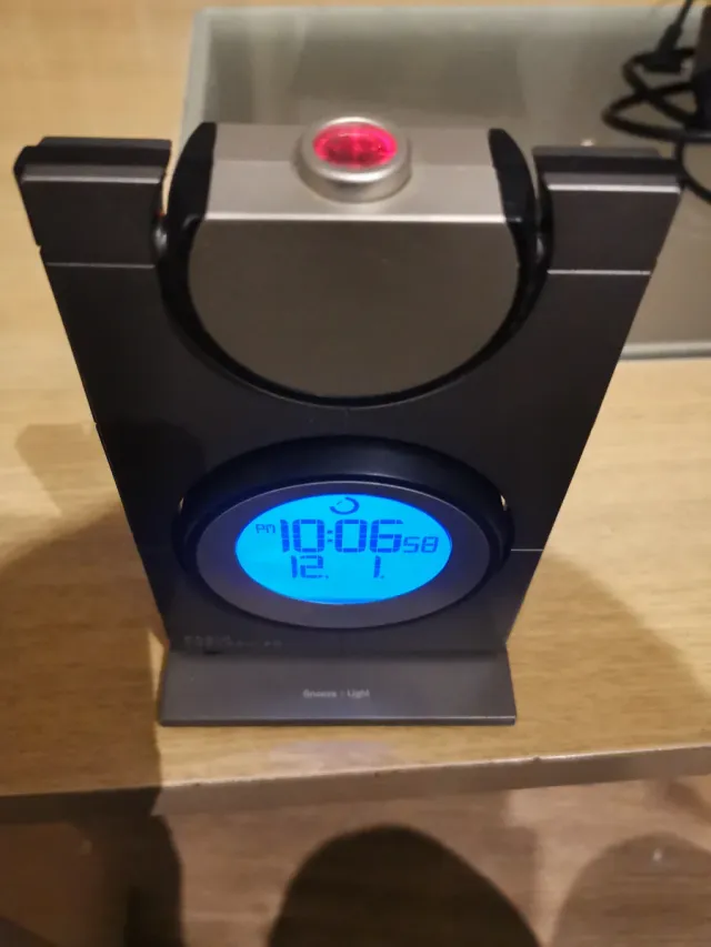 Reloj Digital Oregon Scientific Radio Controlado